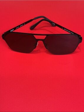Quay Australia Black Geometric Aviator Sunglasses